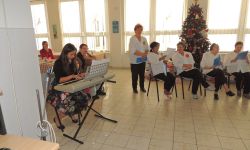 Vianočné trhy a vianočný koncert v zariadení - m_DSCN1378